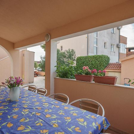 Apartmani NEDOKLAN Srima Bagian luar foto