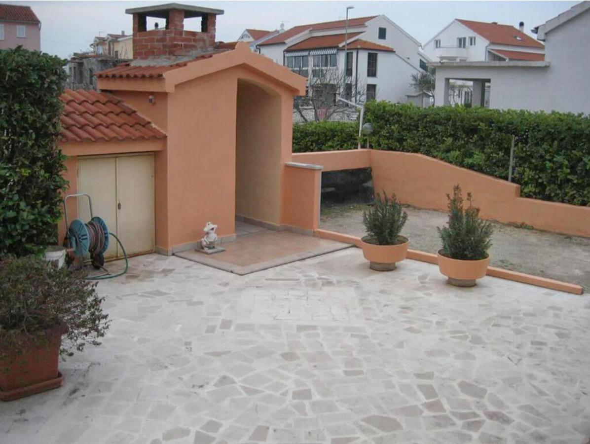 Apartmani NEDOKLAN Srima Bagian luar foto