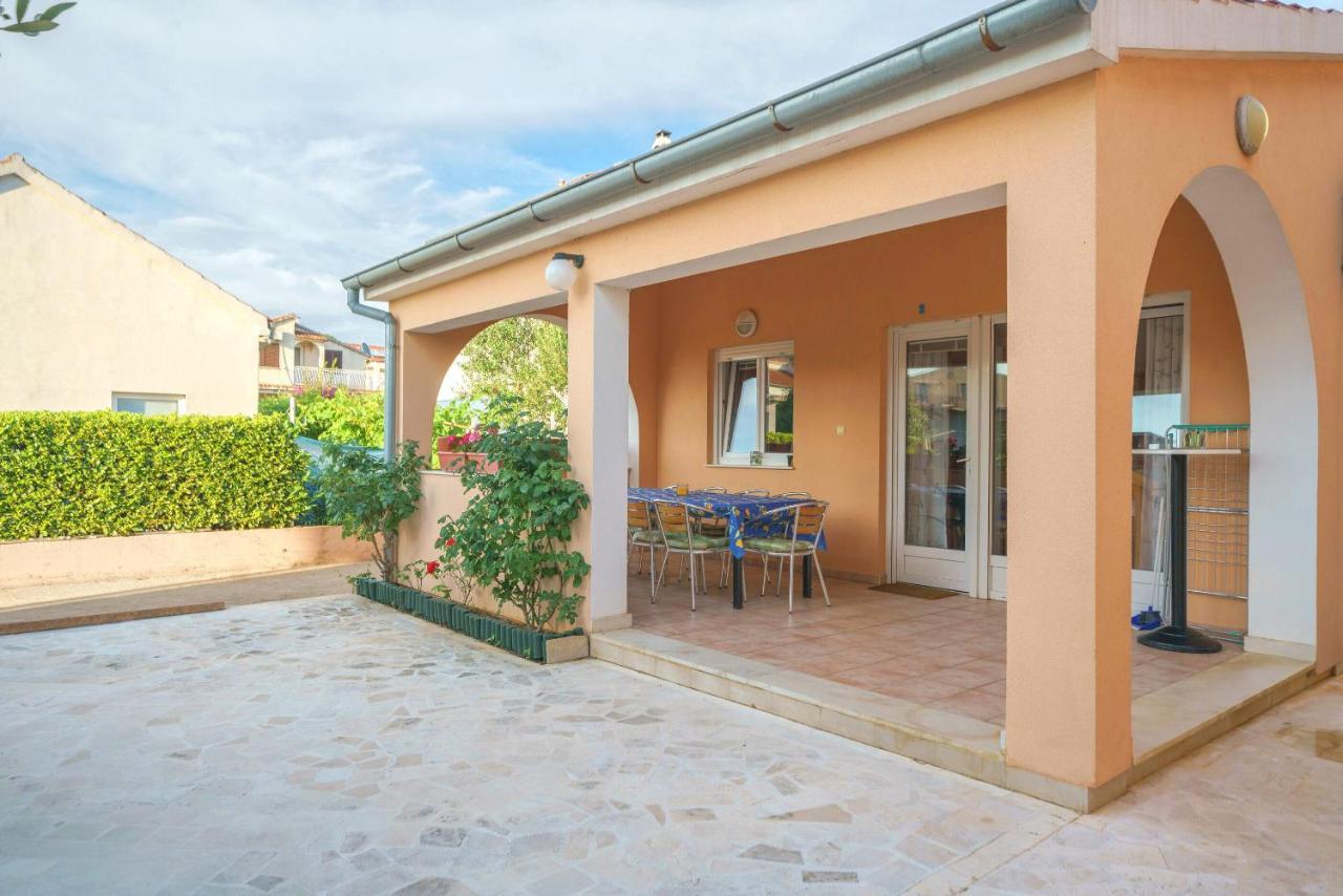 Apartmani NEDOKLAN Srima Bagian luar foto