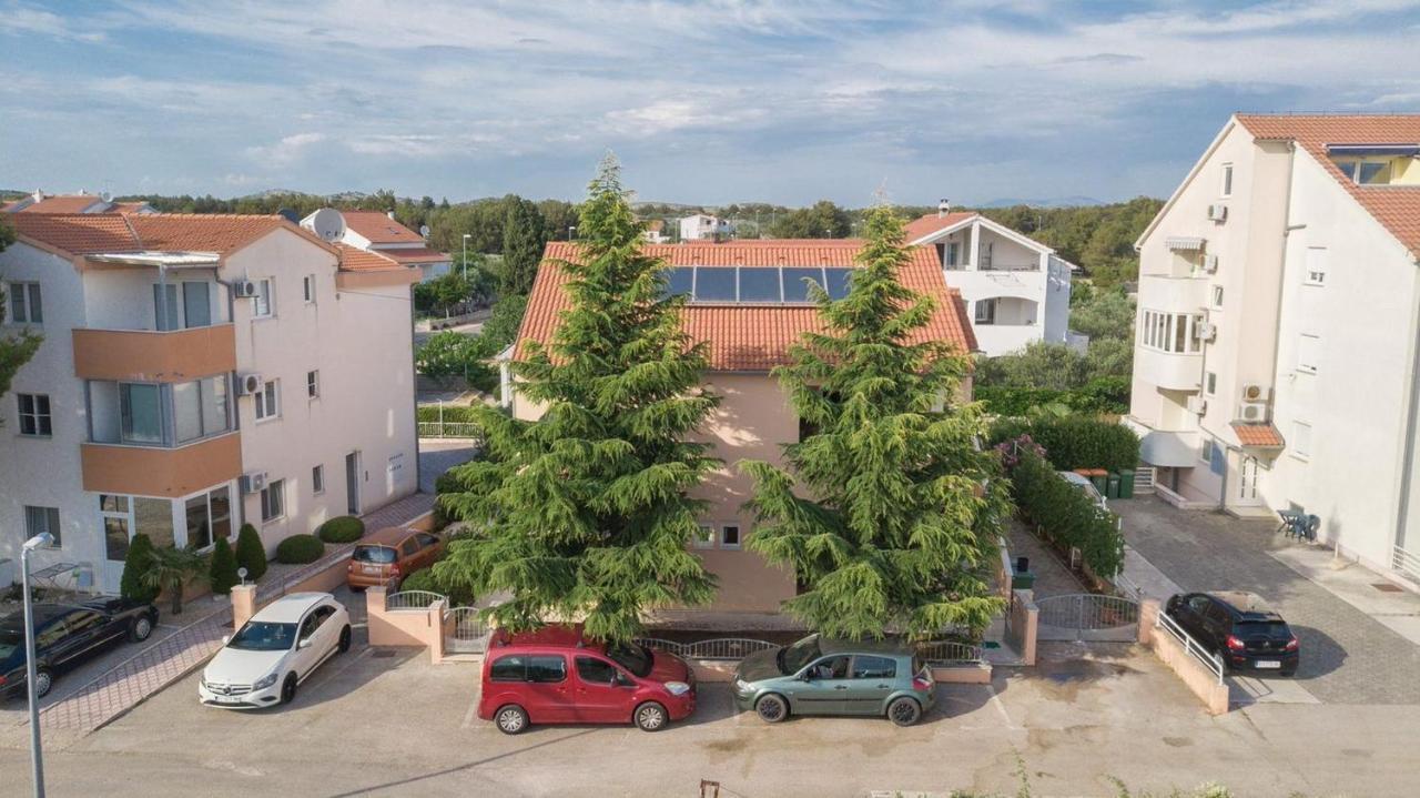 Apartmani NEDOKLAN Srima Bagian luar foto