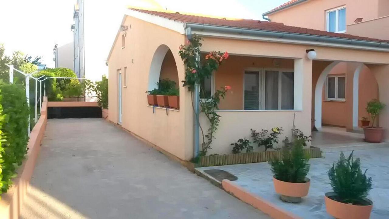 Apartmani NEDOKLAN Srima Bagian luar foto