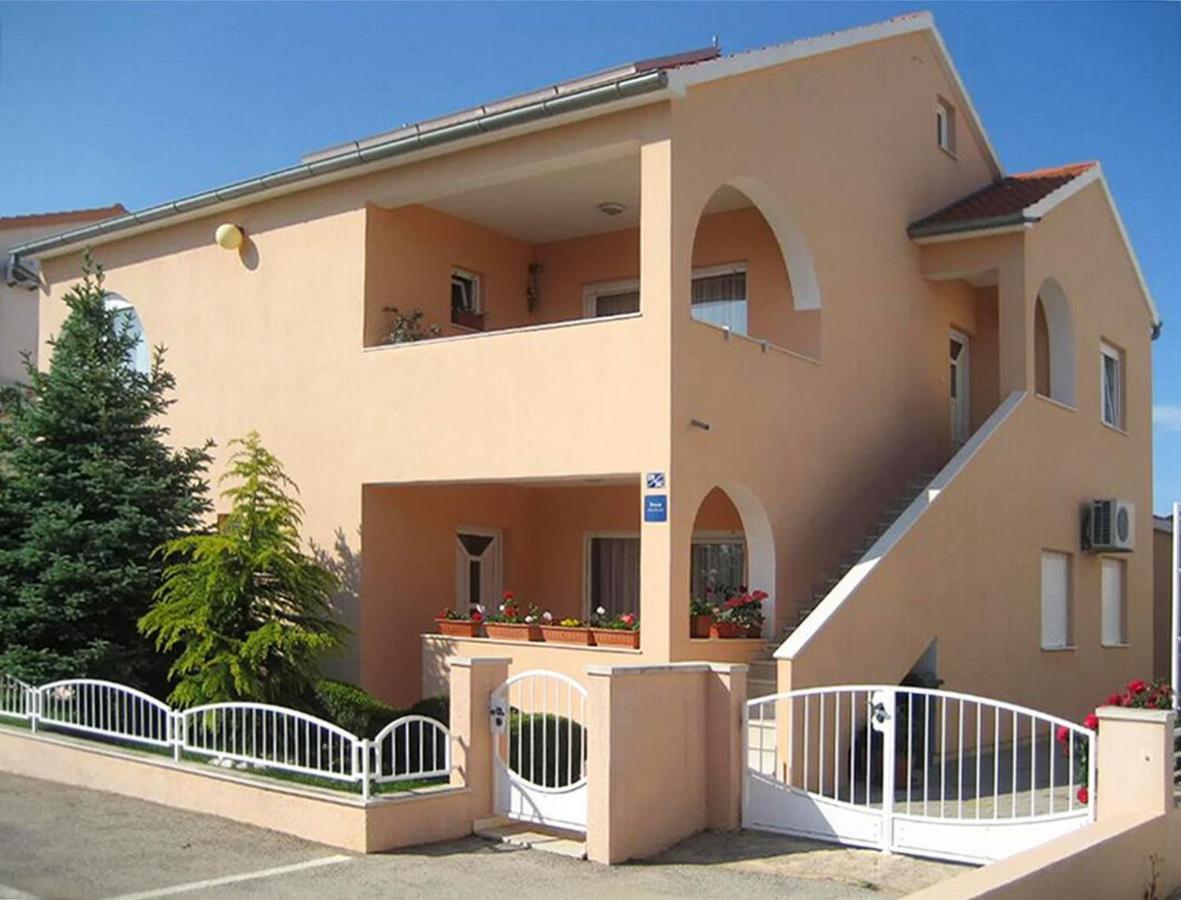 Apartmani NEDOKLAN Srima Bagian luar foto