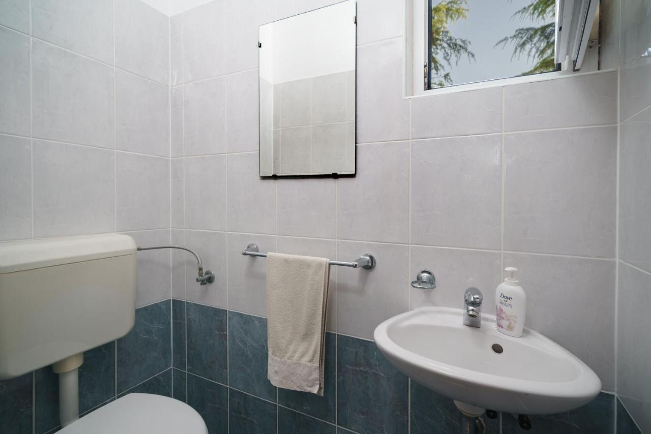 Apartmani NEDOKLAN Srima Bagian luar foto