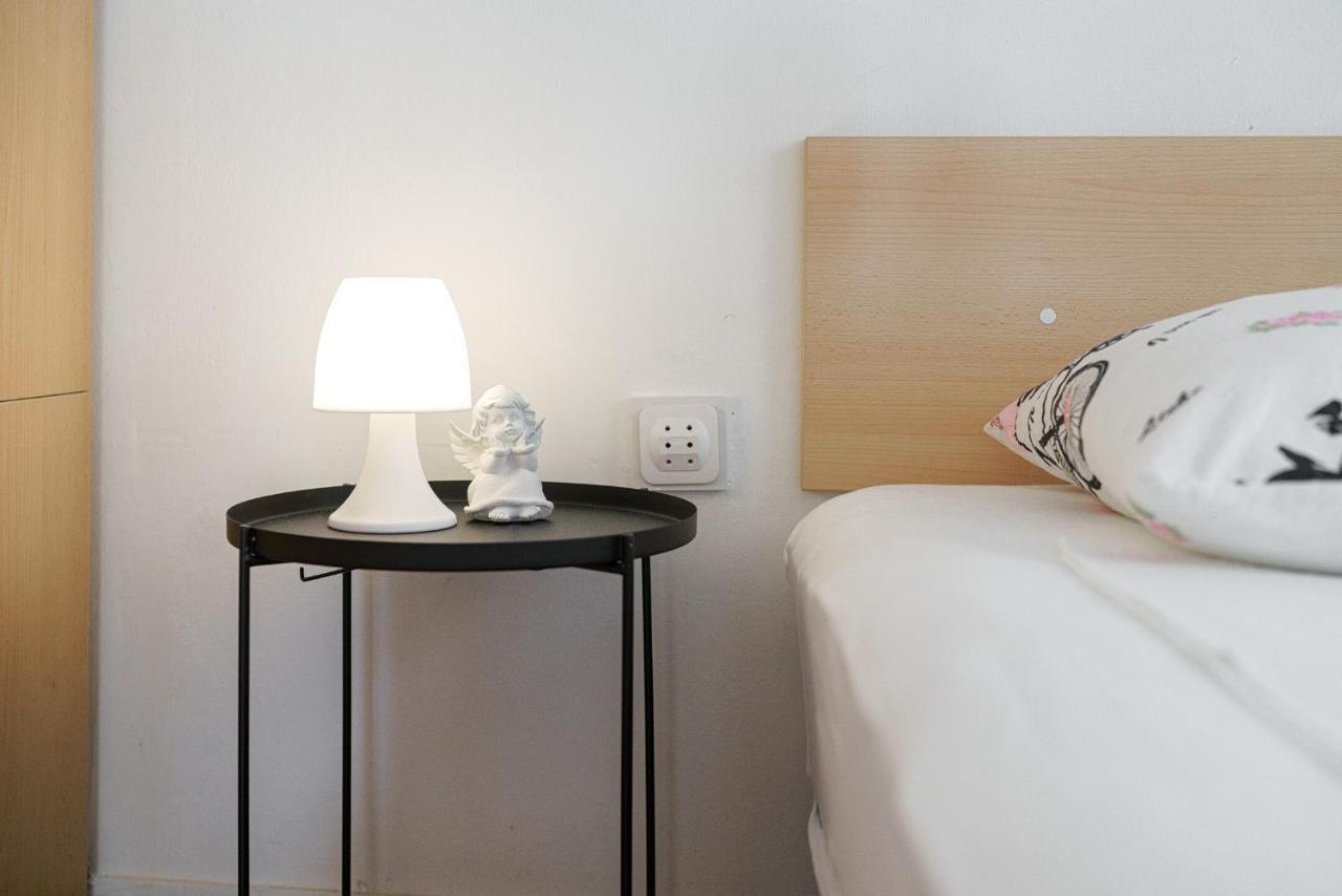 Apartmani NEDOKLAN Srima Bagian luar foto