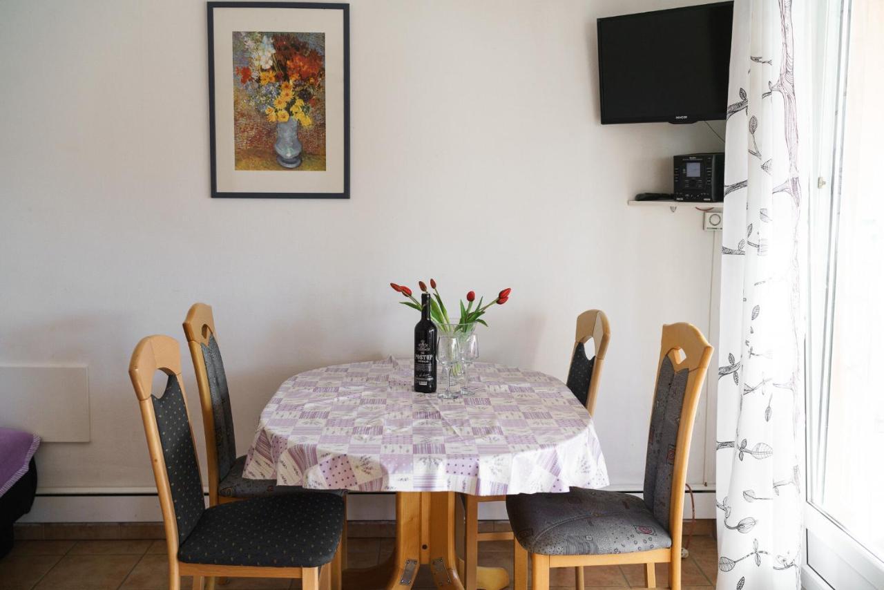 Apartmani NEDOKLAN Srima Bagian luar foto