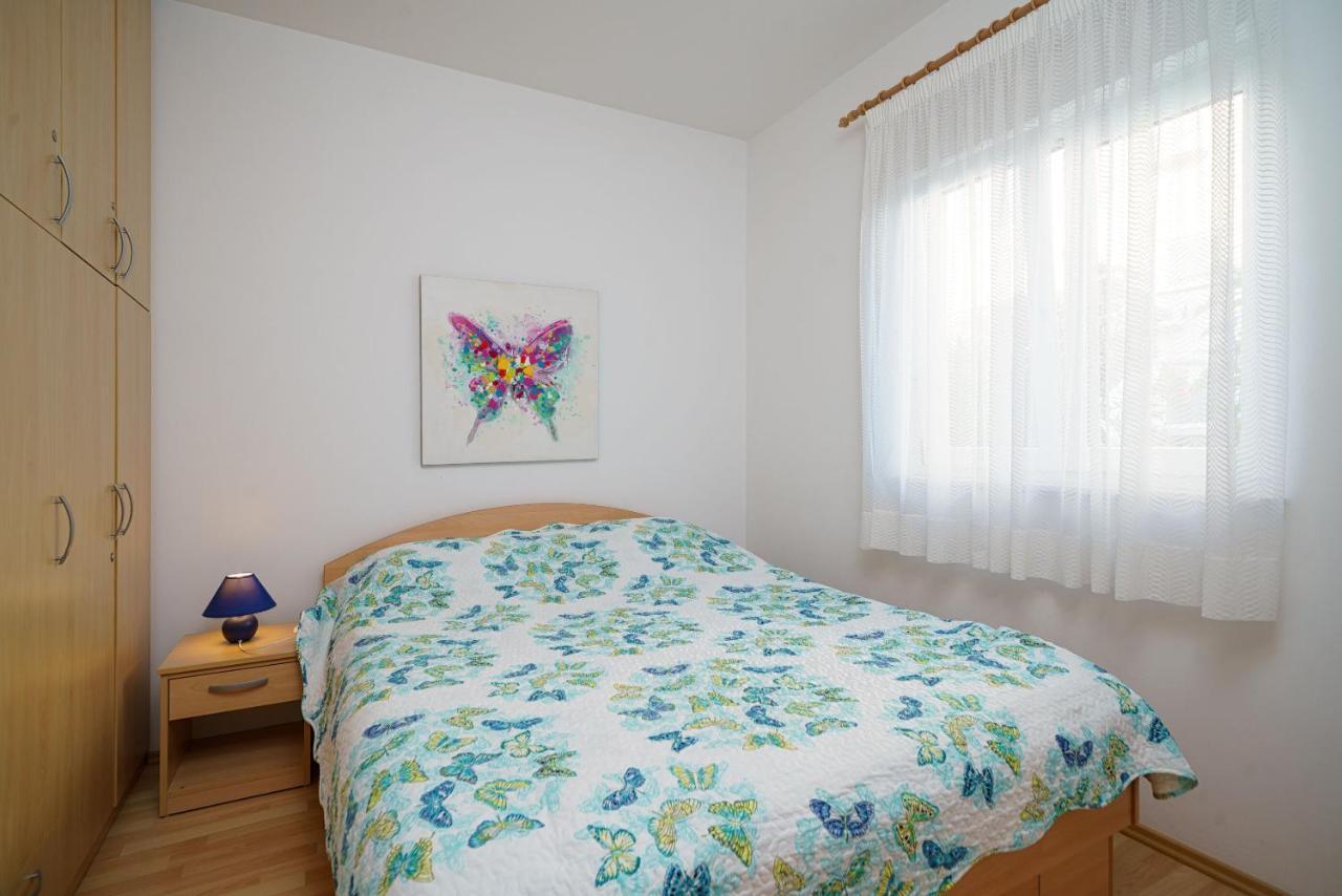 Apartmani NEDOKLAN Srima Bagian luar foto