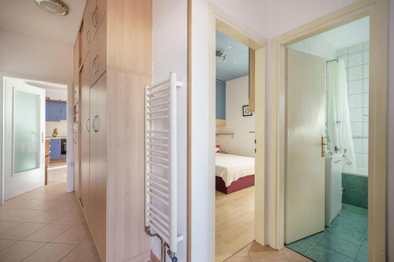 Apartmani NEDOKLAN Srima Bagian luar foto