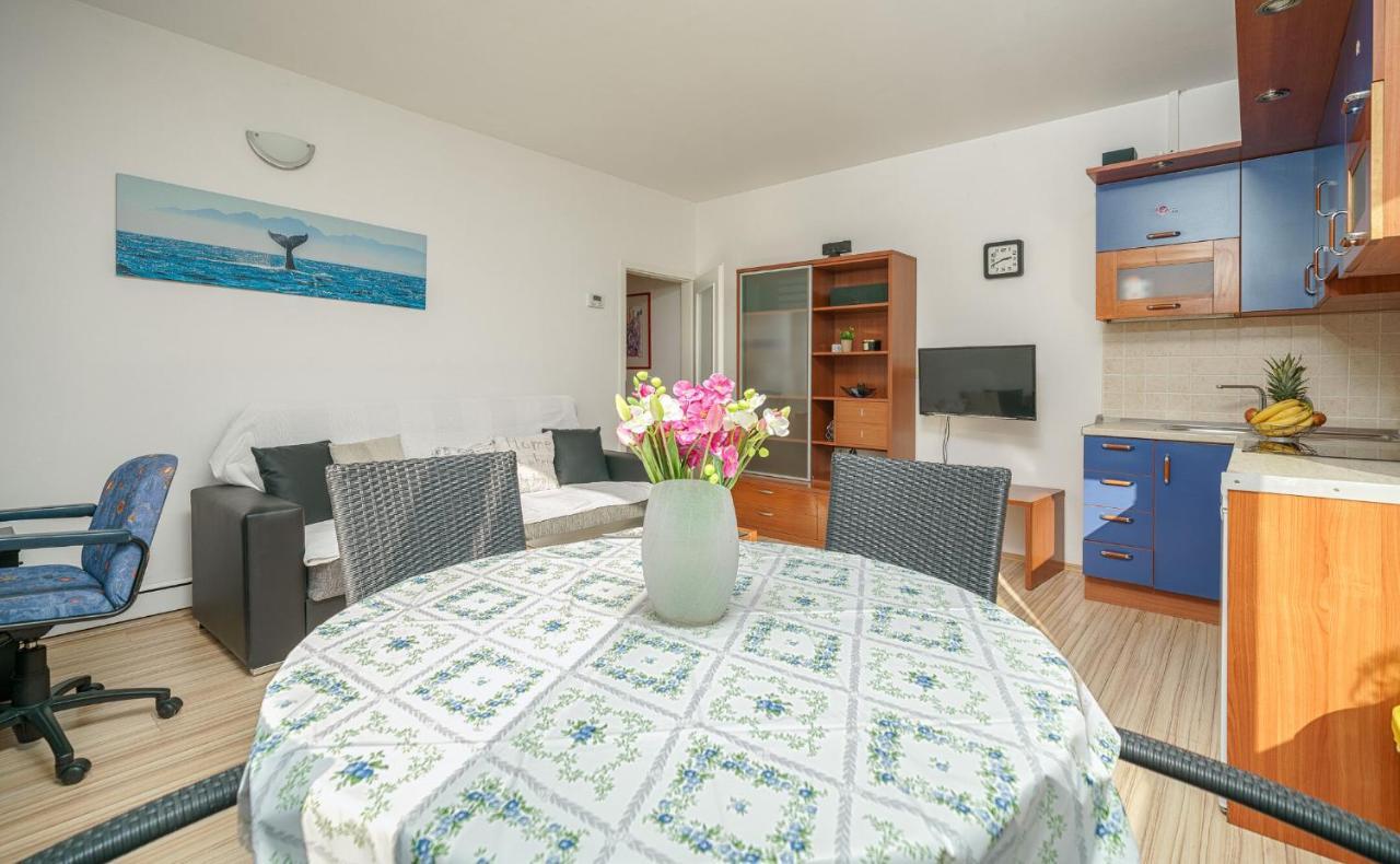 Apartmani NEDOKLAN Srima Bagian luar foto