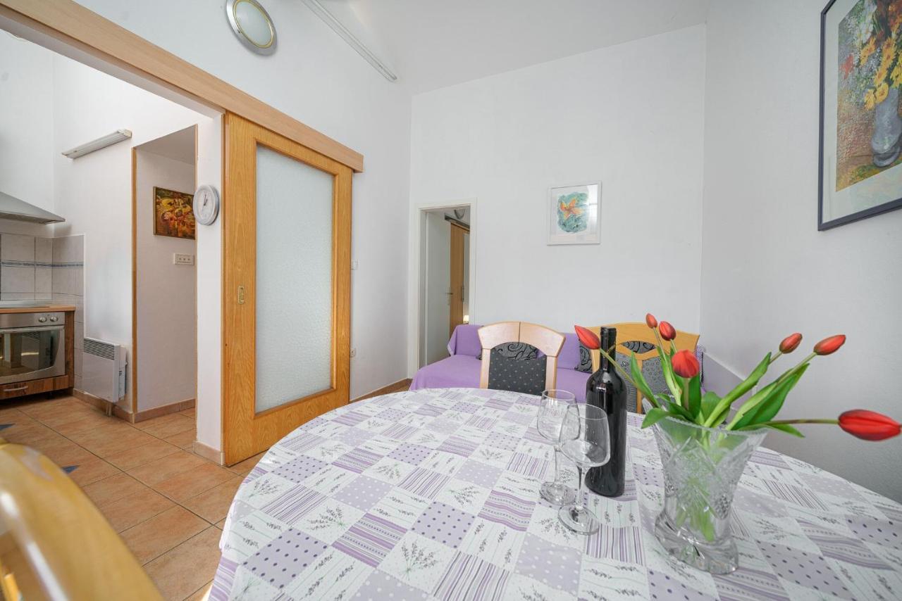 Apartmani NEDOKLAN Srima Bagian luar foto