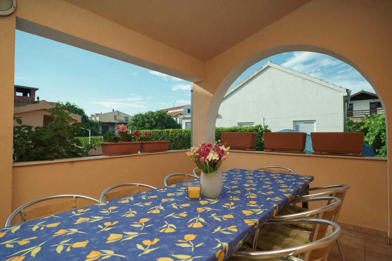 Apartmani NEDOKLAN Srima Bagian luar foto