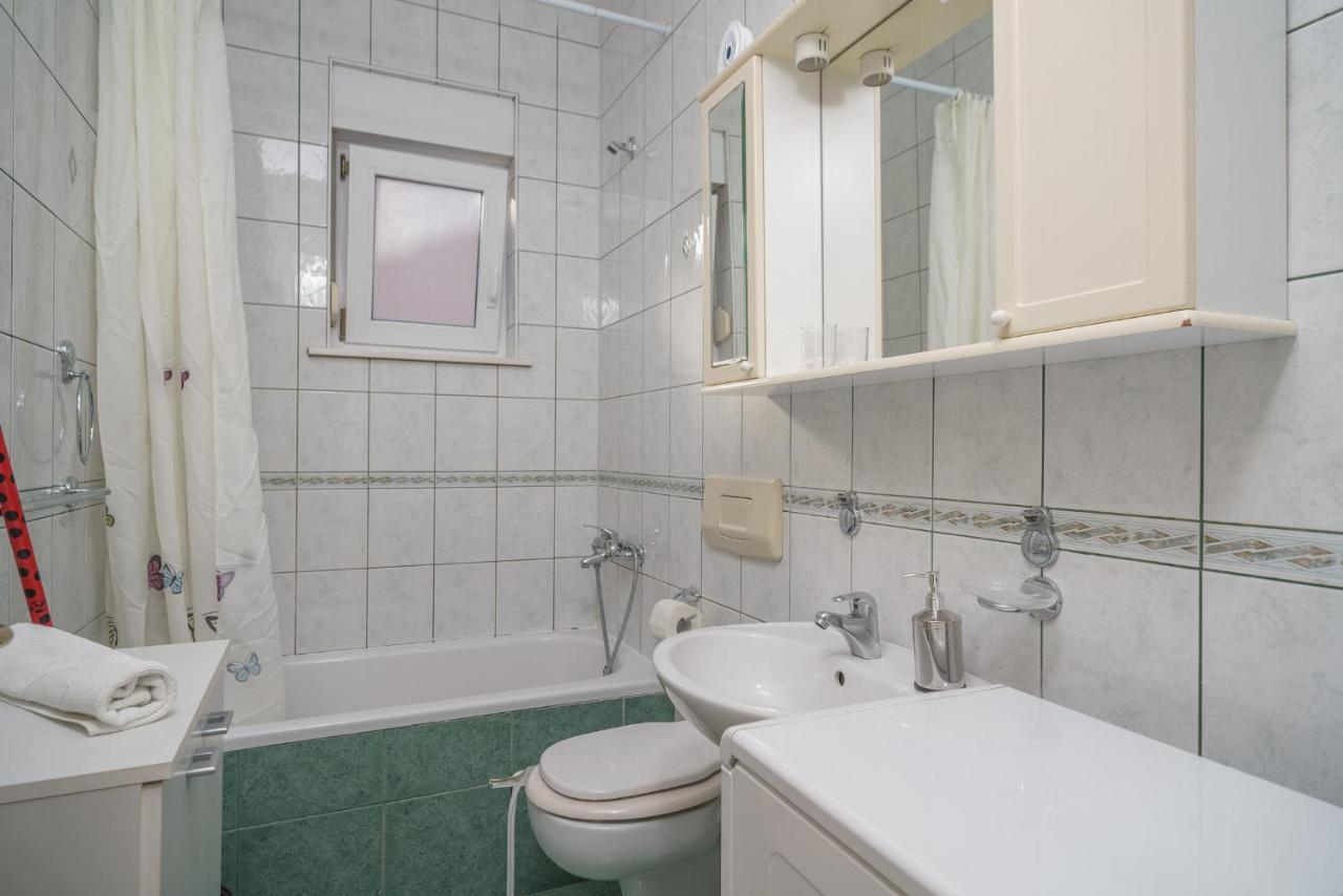 Apartmani NEDOKLAN Srima Bagian luar foto